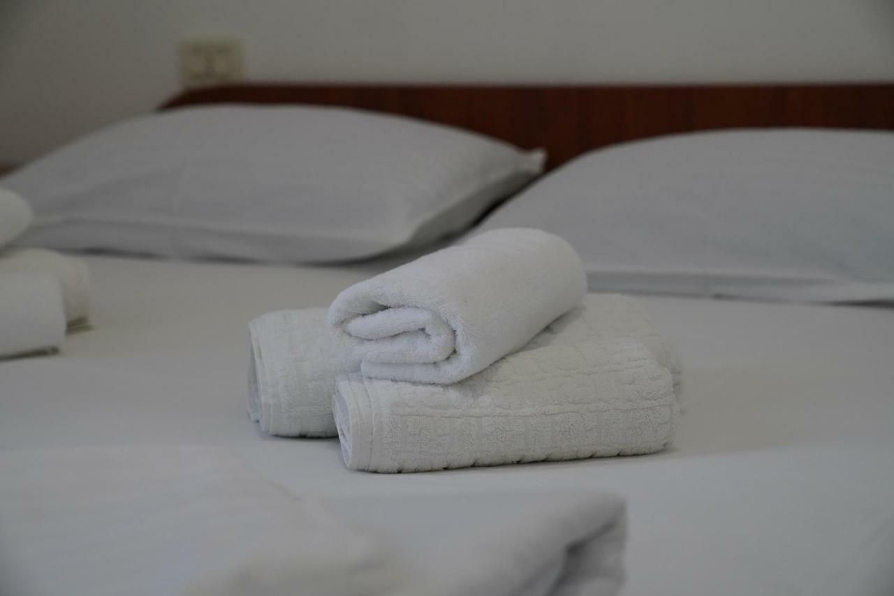 Sesar Apartments Krk - No. 2 Vinko Krk Town Luaran gambar