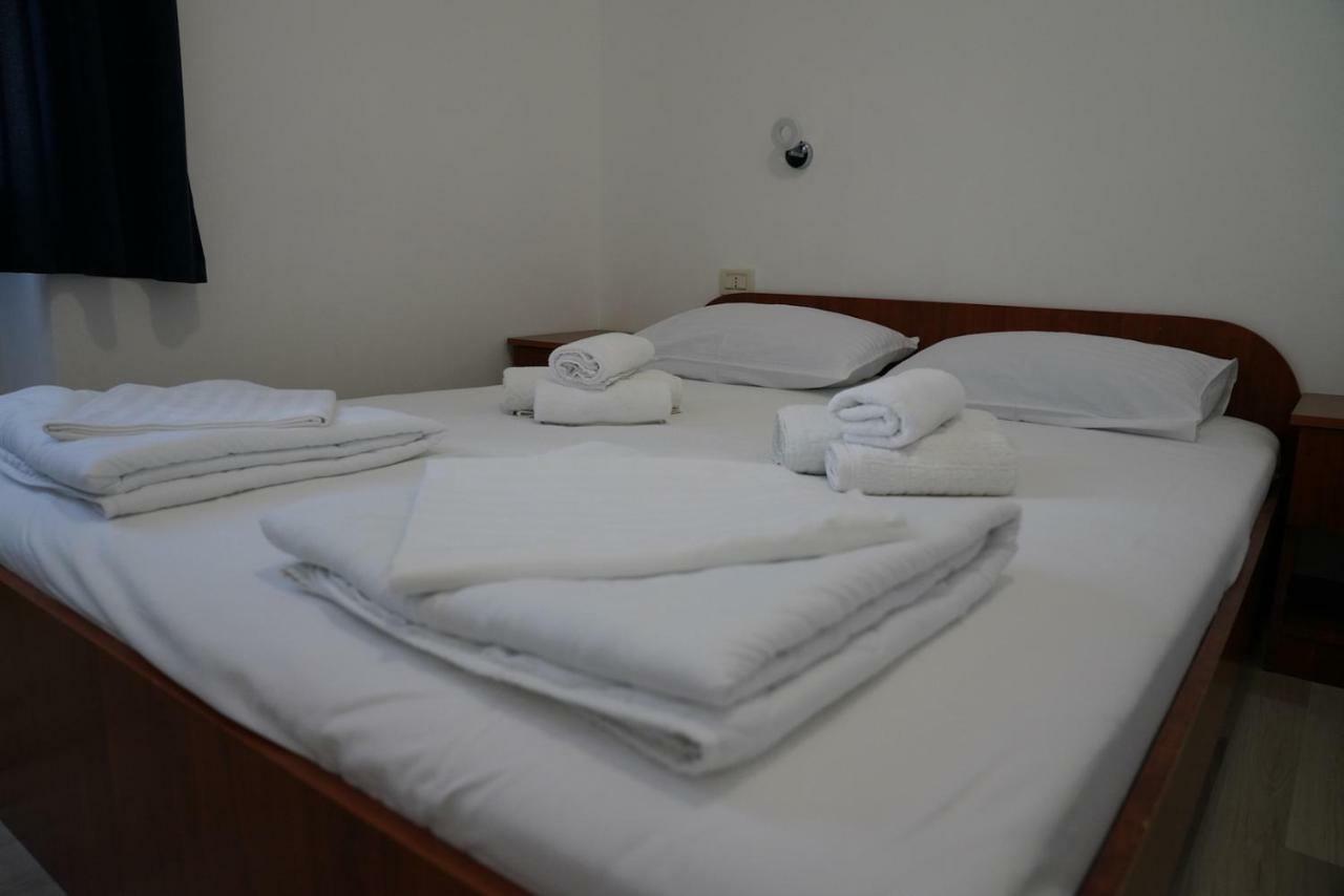 Sesar Apartments Krk - No. 2 Vinko Krk Town Luaran gambar