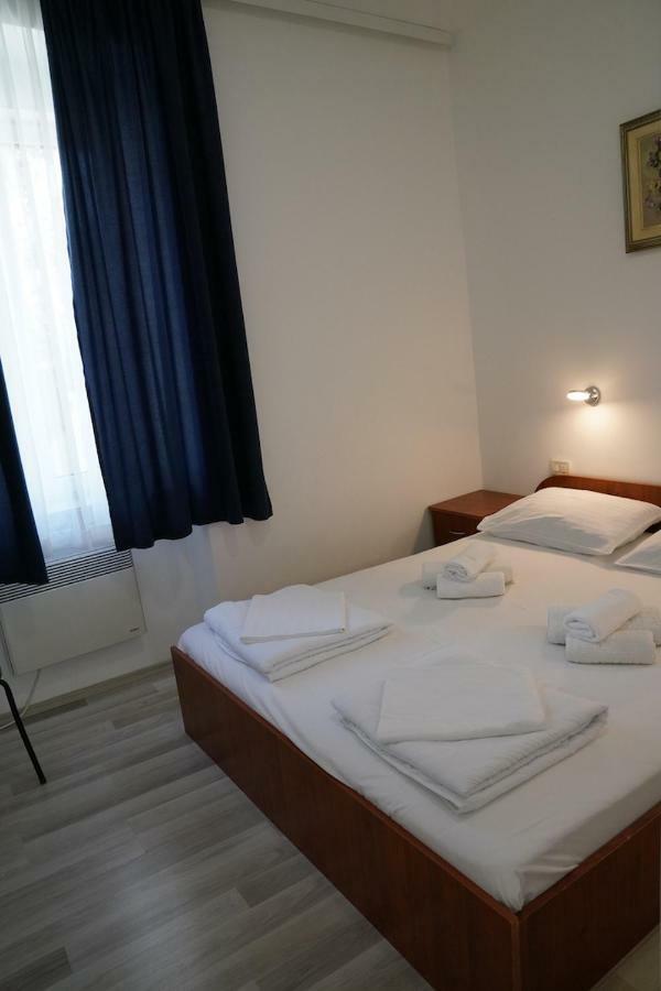 Sesar Apartments Krk - No. 2 Vinko Krk Town Luaran gambar